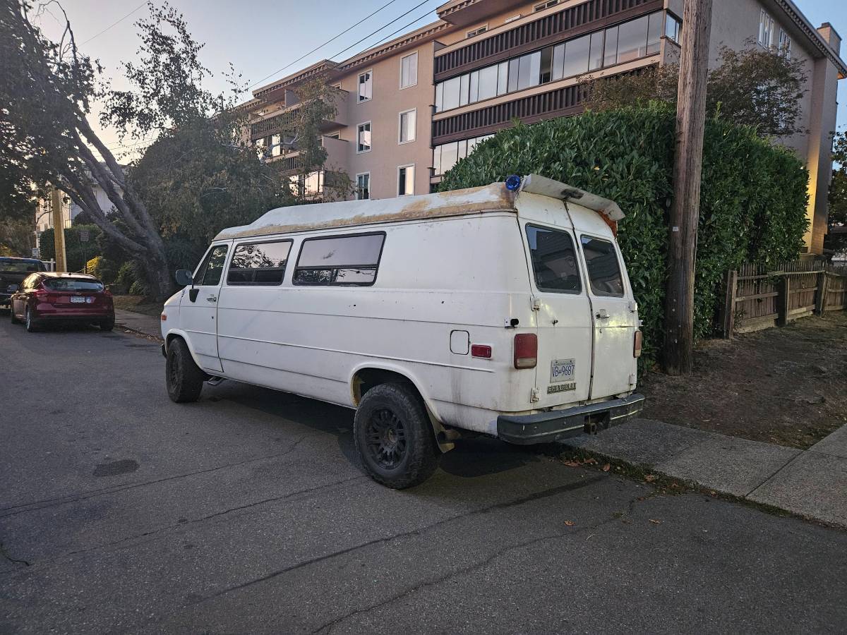 Chevrolet-g30-1993