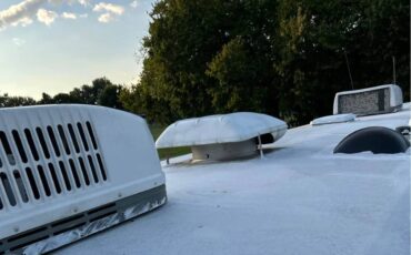 Chevrolet-georgie-rv-1995-white-2