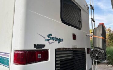 Chevrolet-georgie-rv-1995-white-7