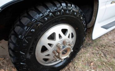 Chevrolet-gmt-400-1-ton-nominal-1995-white-1