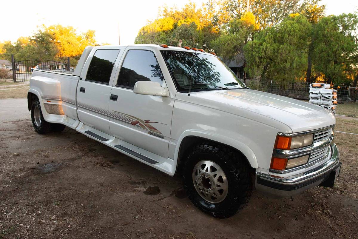 Chevrolet-gmt-400-1-ton-nominal-1995-white-2