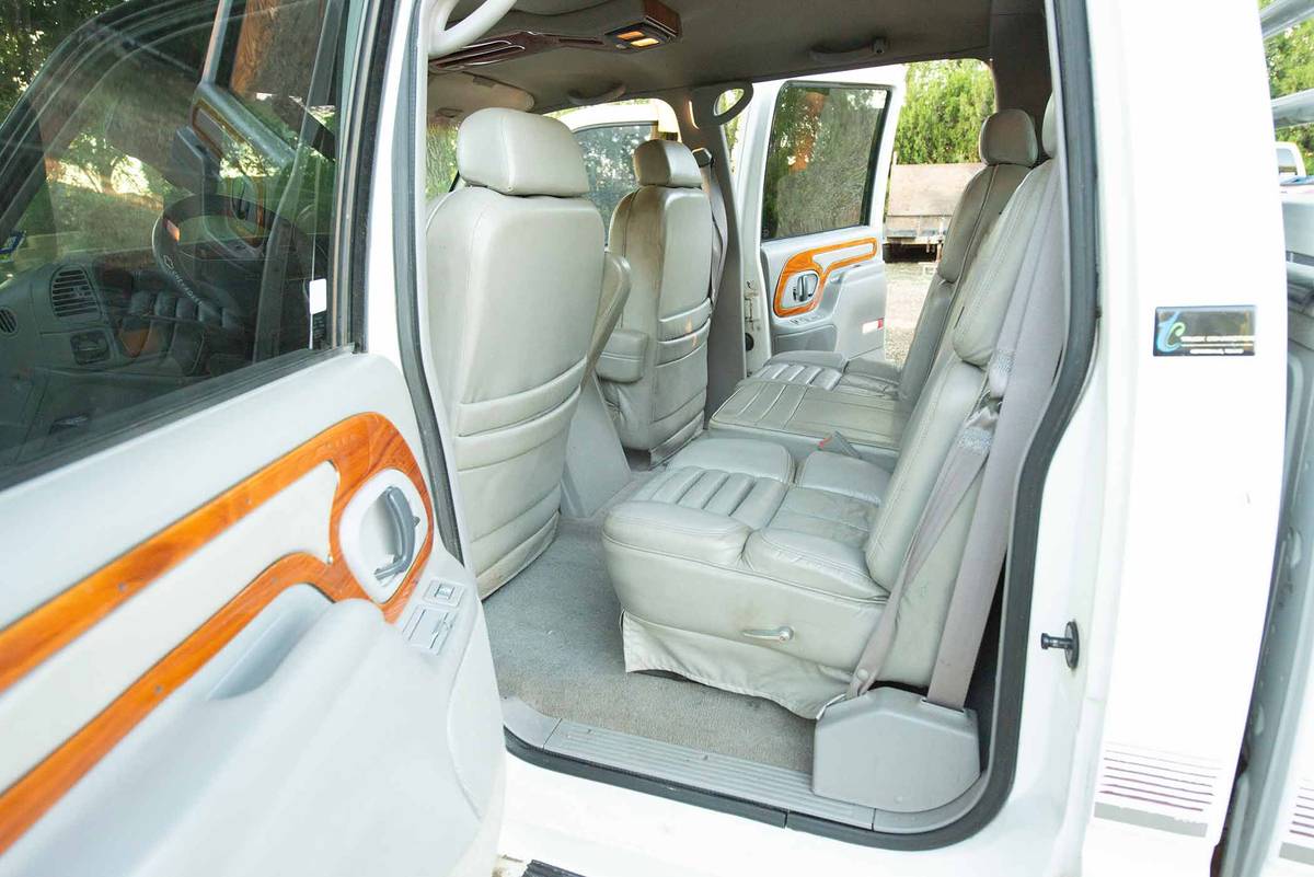 Chevrolet-gmt-400-1-ton-nominal-1995-white-7