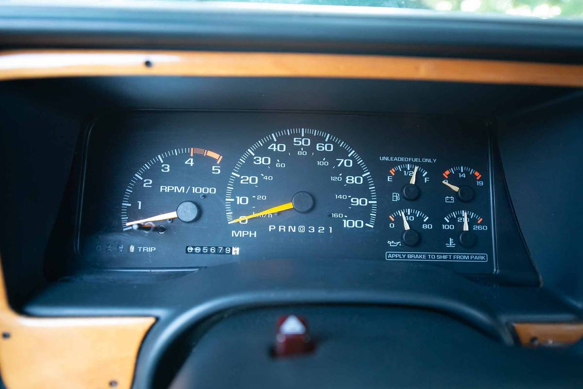 Chevrolet-gmt-400-1-ton-nominal-1995-white-8