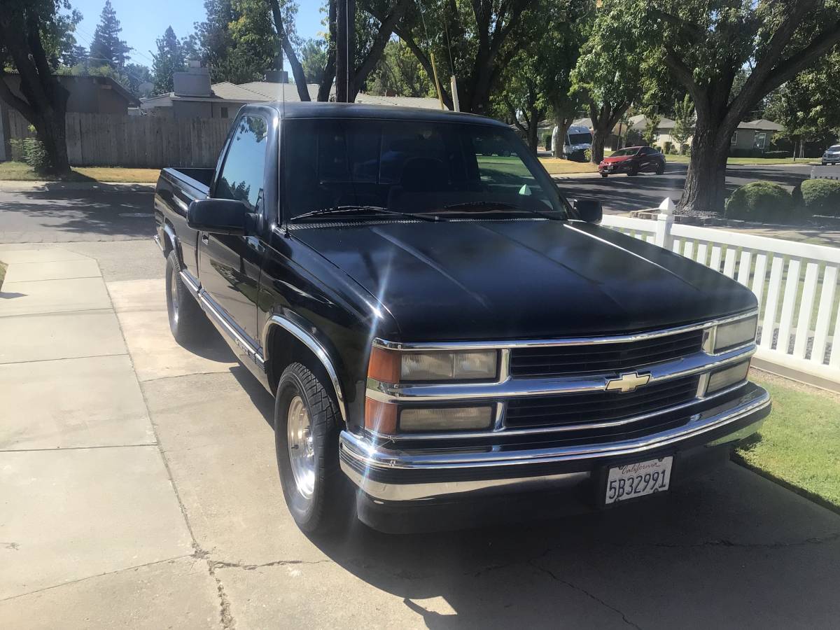 Chevrolet-gmt-400-12-ton-nominal-1995-black-4