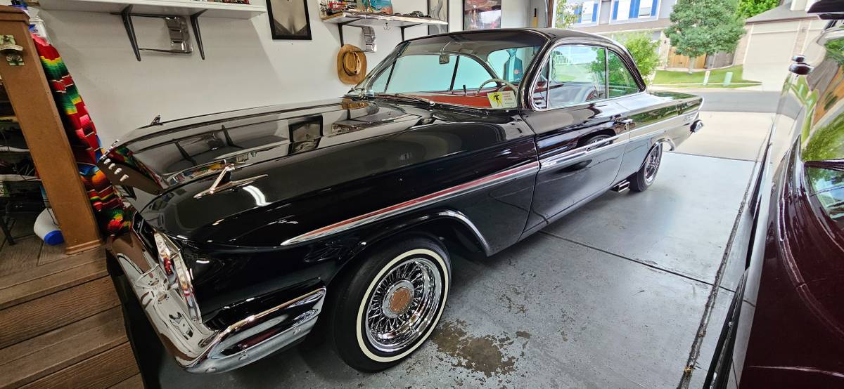 Chevrolet-impala-1961-black-10