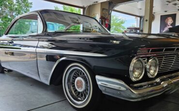 Chevrolet-impala-1961-black-13