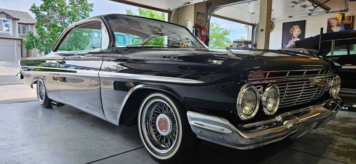 Chevrolet-impala-1961-black-13
