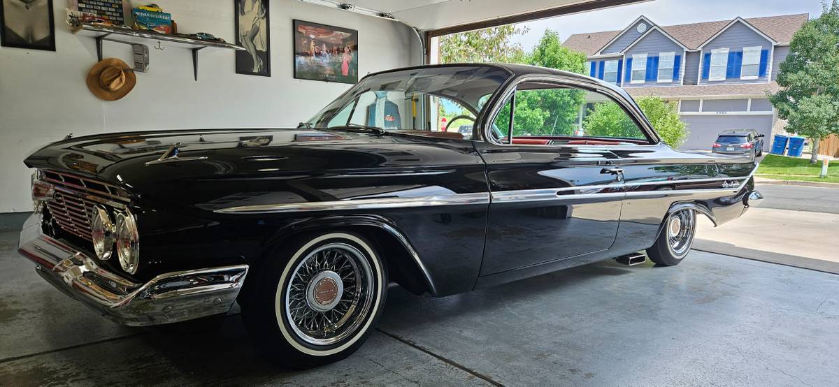 Chevrolet-impala-1961-black-14