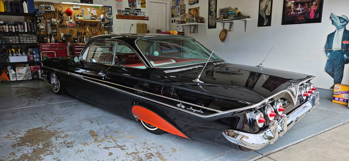 Chevrolet-impala-1961-black-3