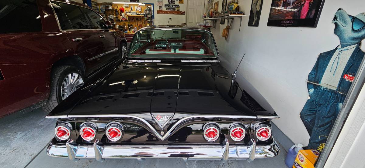 Chevrolet-impala-1961-black-8