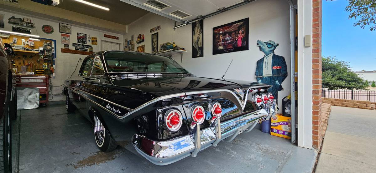 Chevrolet-impala-1961-black-9
