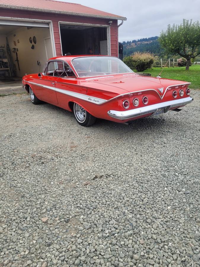 Chevrolet-impala-1961-red-3