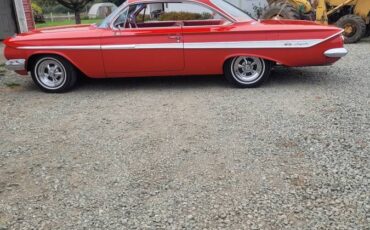 Chevrolet-impala-1961-red
