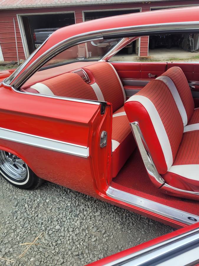 Chevrolet-impala-1961-red-4