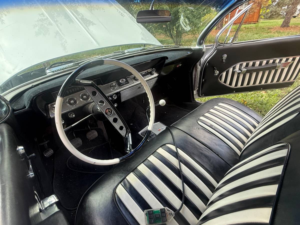Chevrolet-impala-1961-silver-10