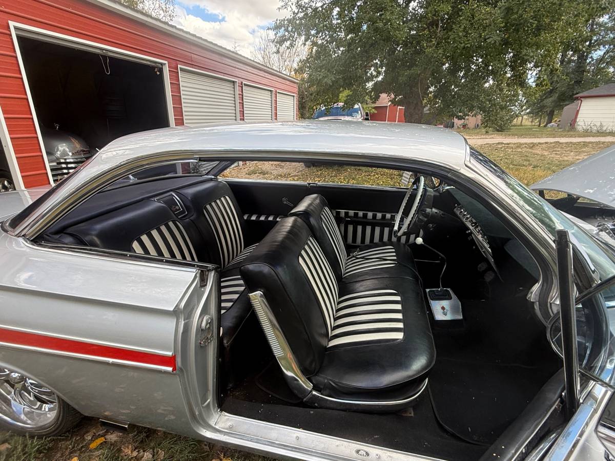 Chevrolet-impala-1961-silver-3