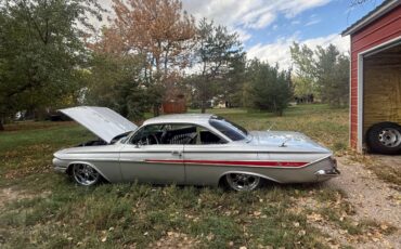 Chevrolet-impala-1961-silver-7