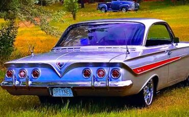 Chevrolet-impala-1961-silver-9