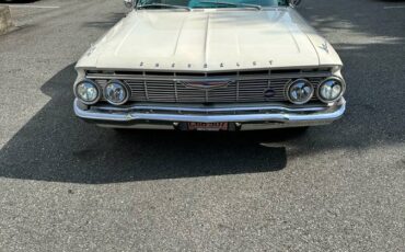 Chevrolet-impala-1961-white
