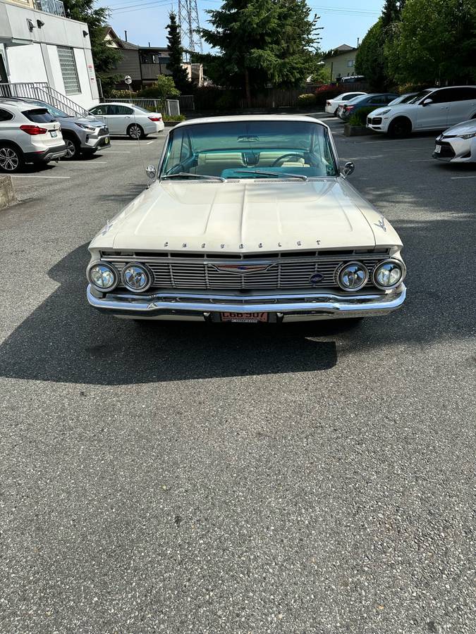 Chevrolet-impala-1961-white