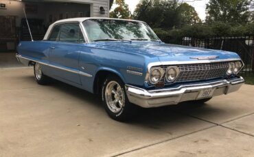 Chevrolet-impala-1963-blue