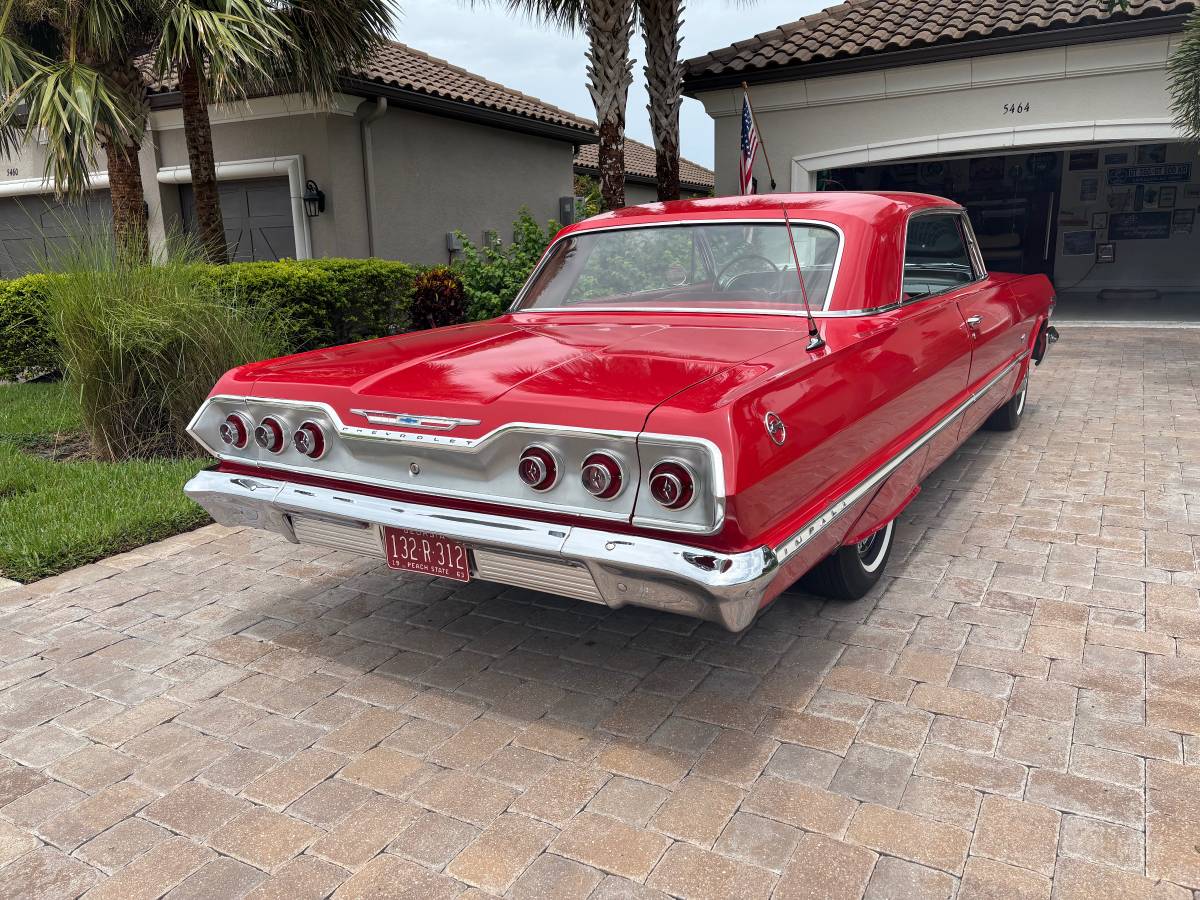 Chevrolet-impala-1963-red-18