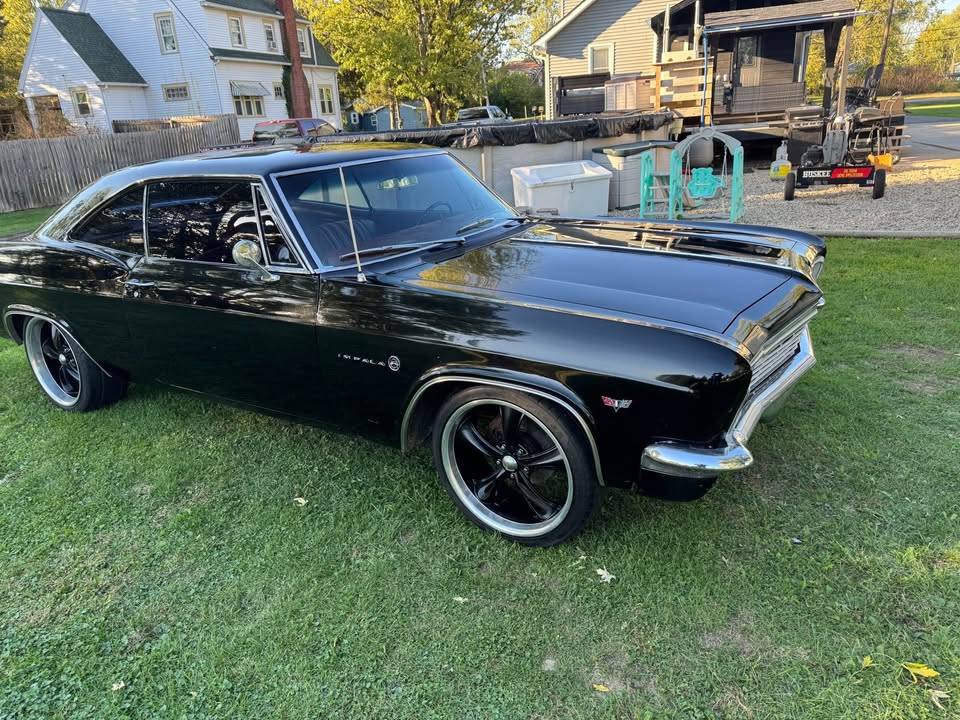 Chevrolet-impala-1966-black-2
