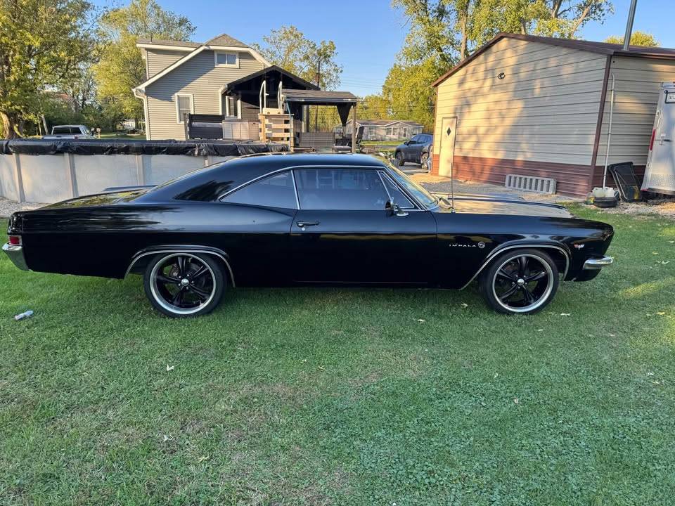 Chevrolet-impala-1966-black-3