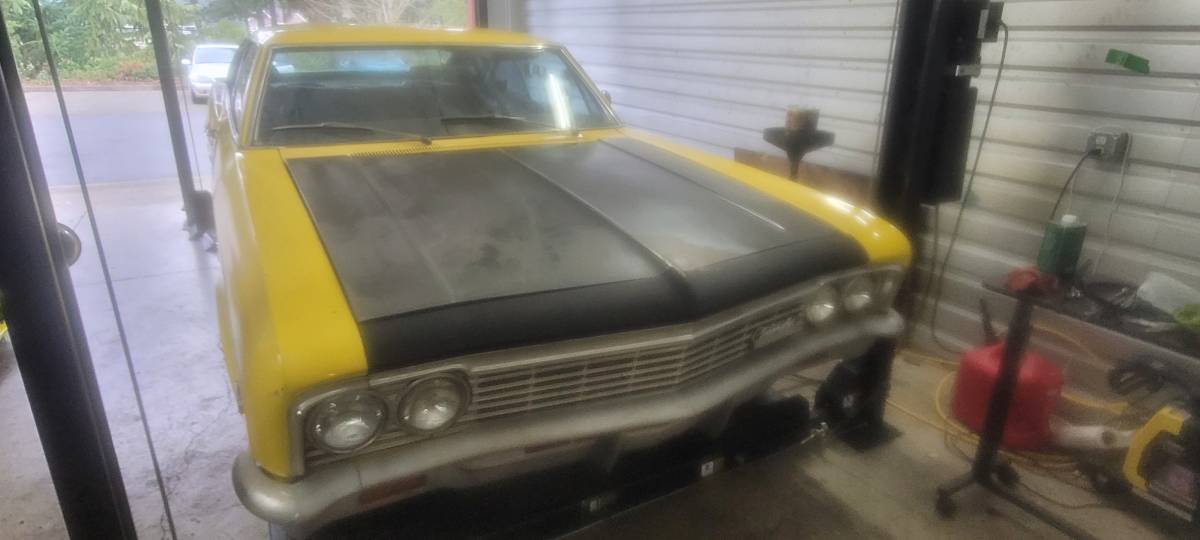 Chevrolet-impala-1966-yellow-1
