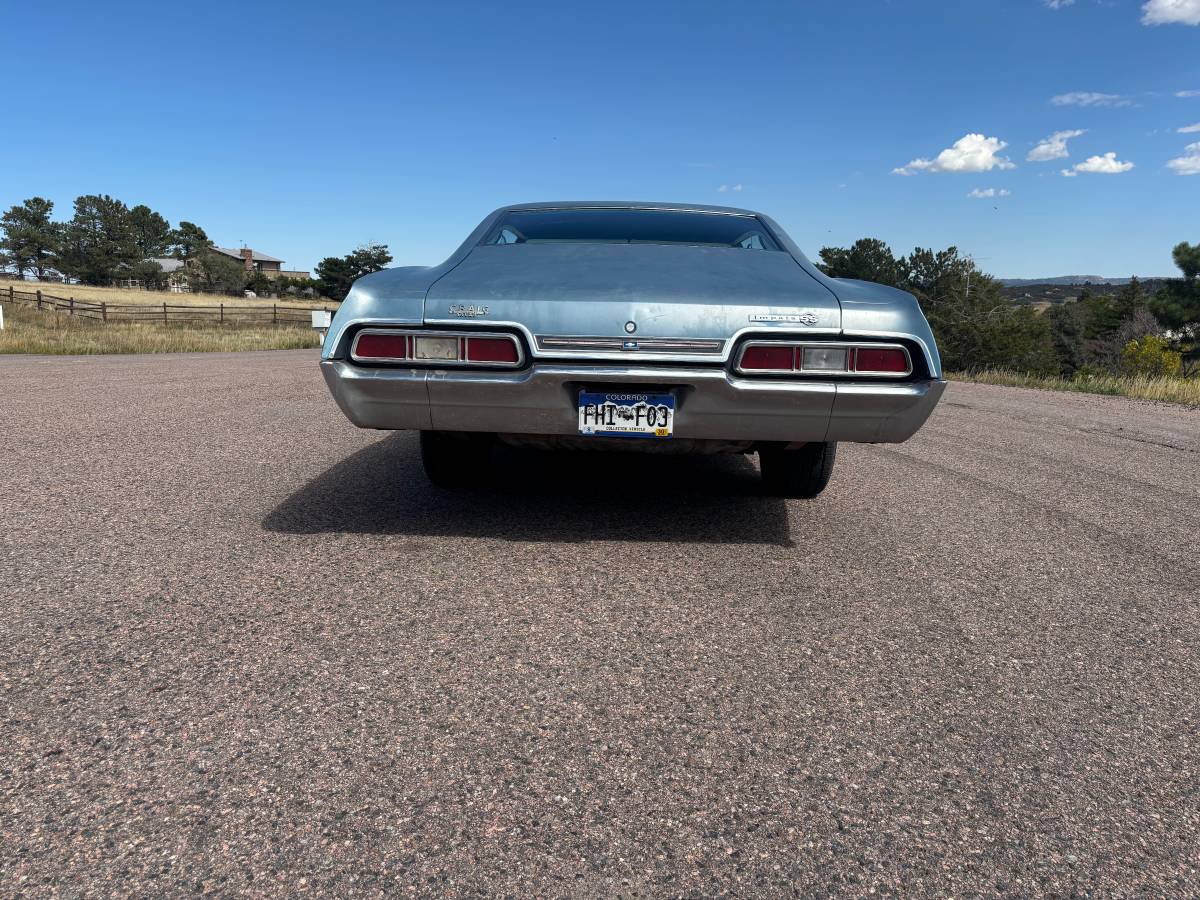 Chevrolet-impala-1967-blue-1
