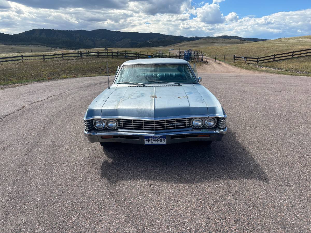Chevrolet-impala-1967-blue