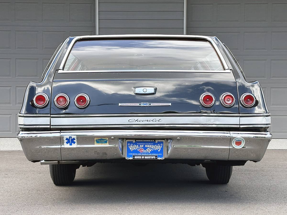 Chevrolet-impala-409-station-wagon-1965-black-11