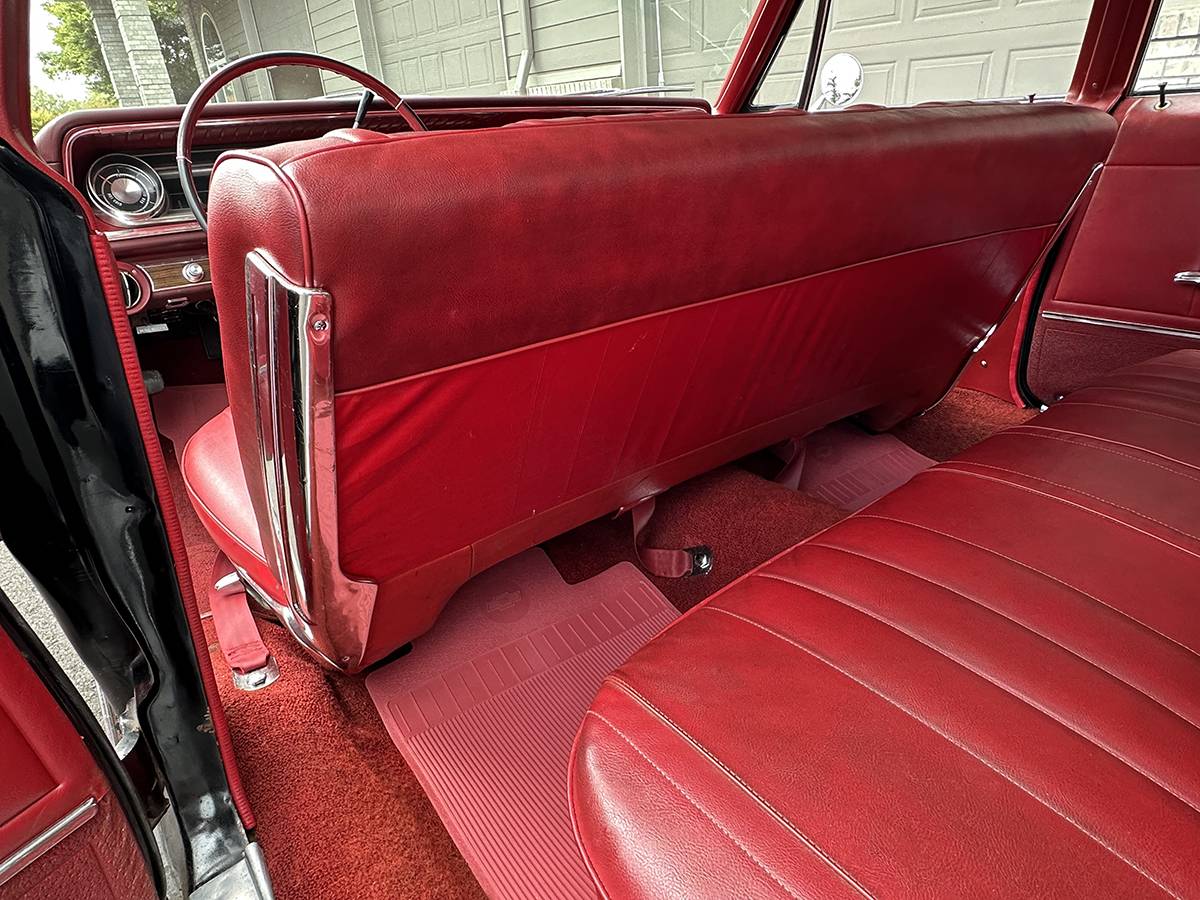 Chevrolet-impala-409-station-wagon-1965-black-21