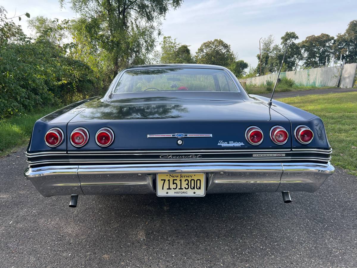 Chevrolet-impala-ss-1965-blue-1