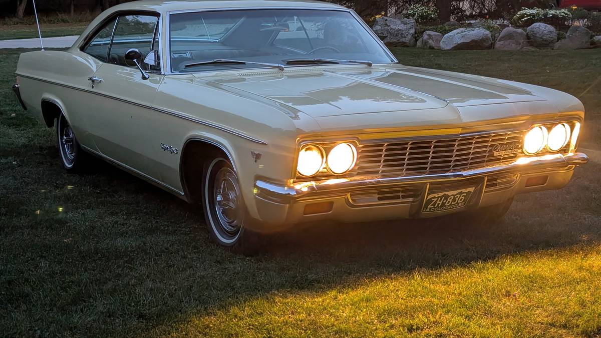 Chevrolet-impala-ss-1966-yellow-1