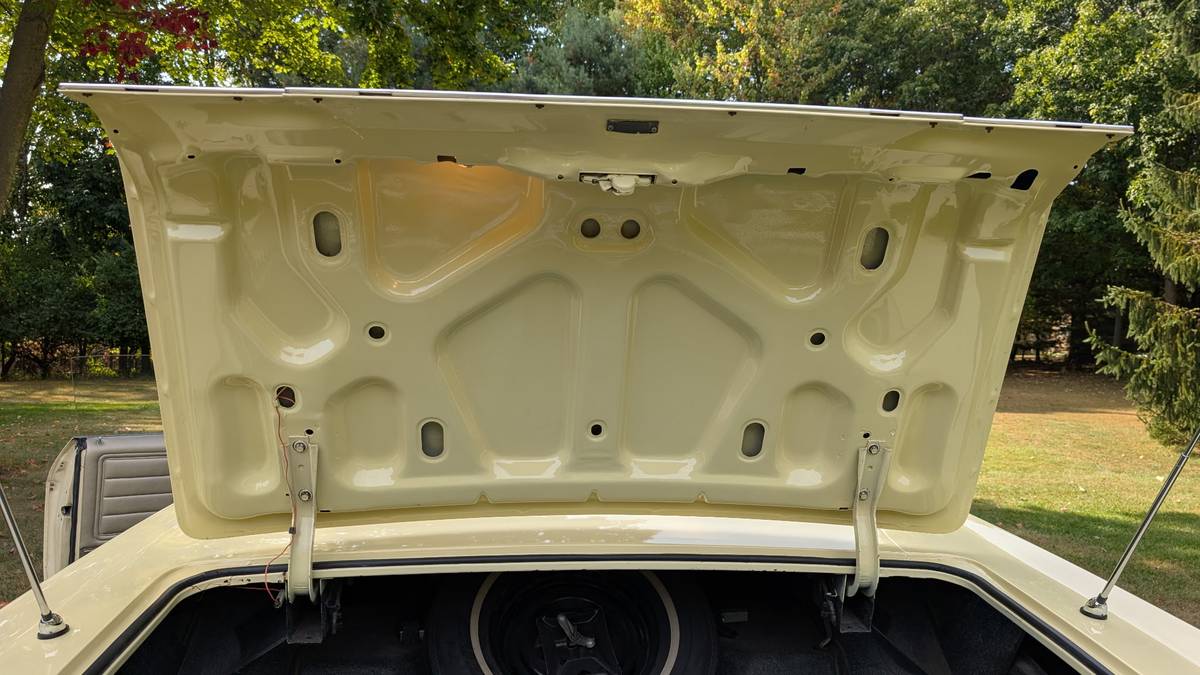 Chevrolet-impala-ss-1966-yellow-19