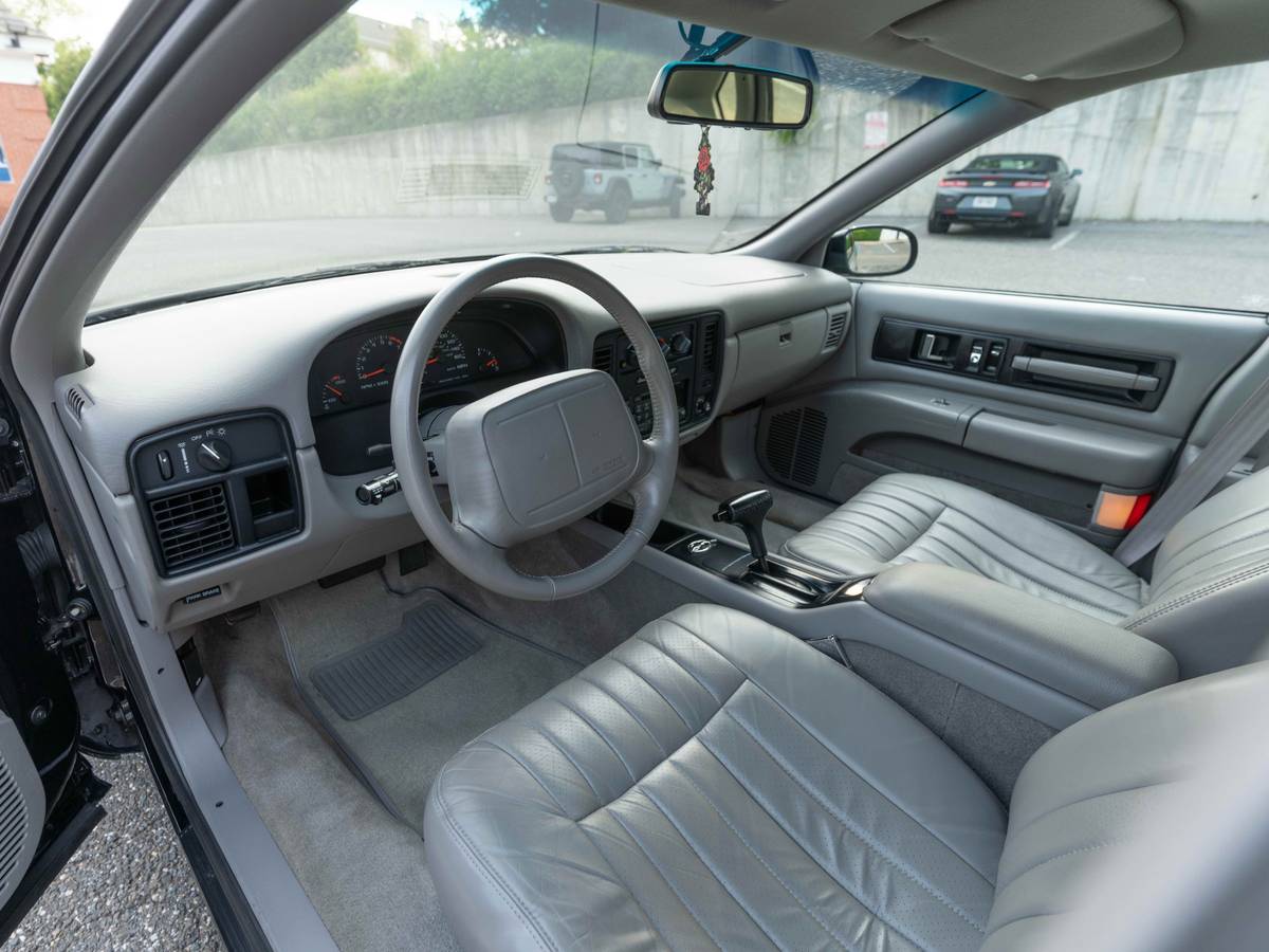 Chevrolet-impala-ss-1996-black-14