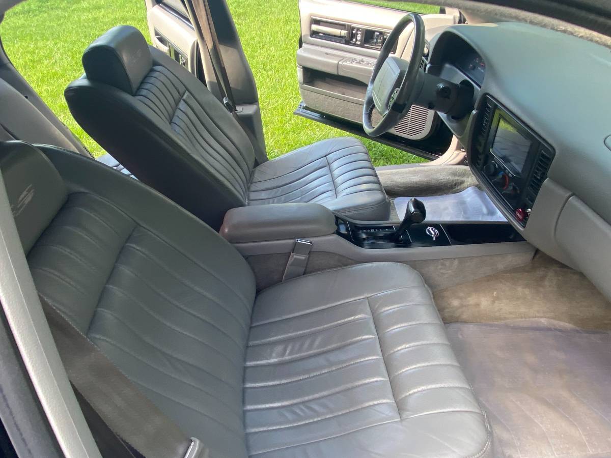 Chevrolet-impala-ss-1996-black-16