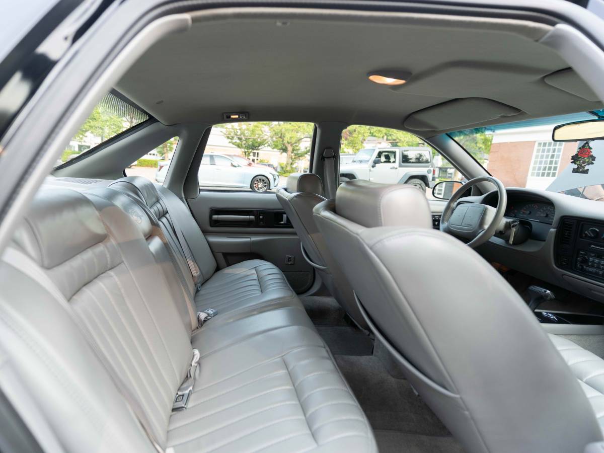 Chevrolet-impala-ss-1996-black-19