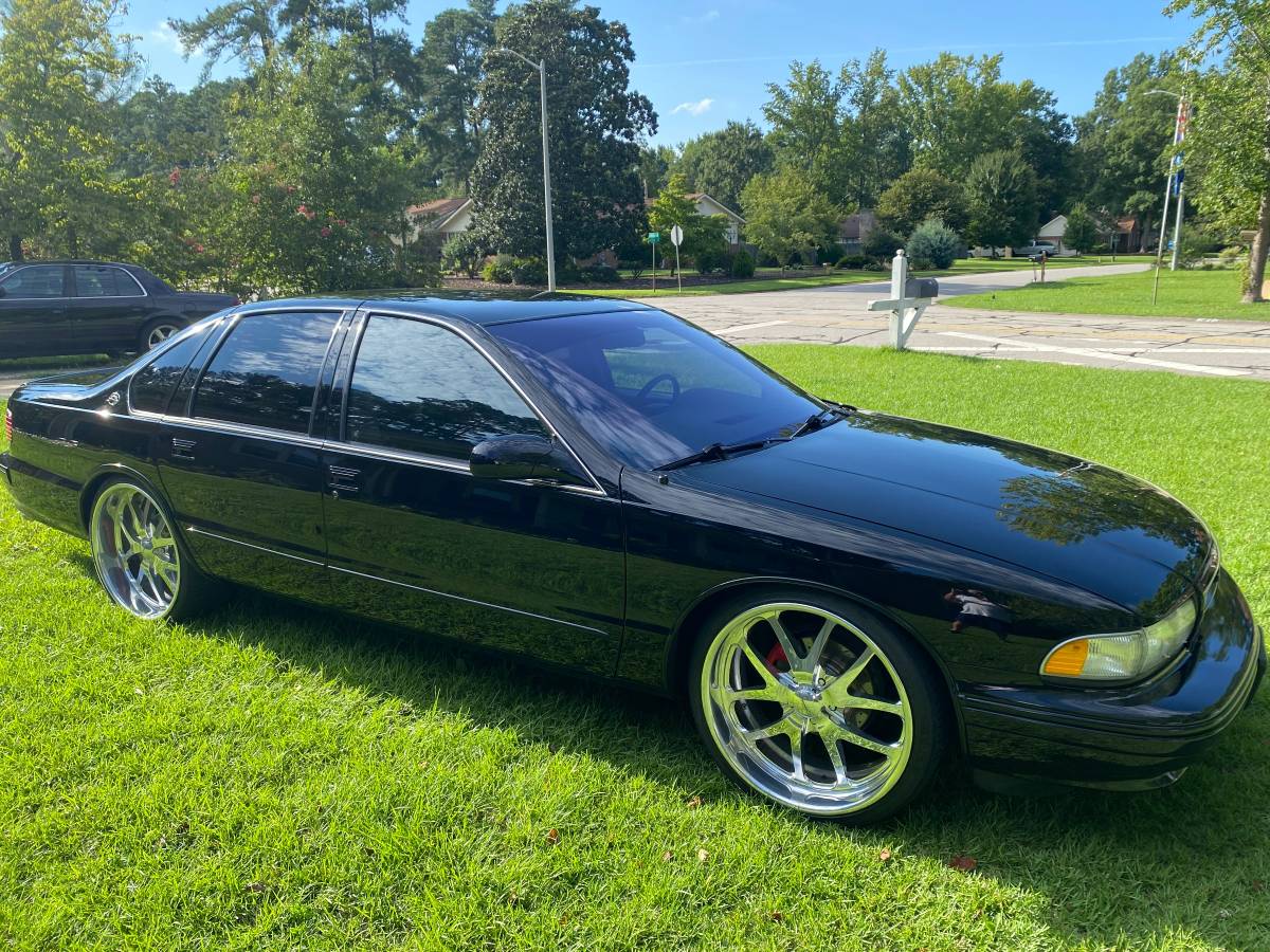 Chevrolet-impala-ss-1996-black-4