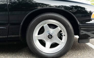 Chevrolet-impala-ss-1996-black-8