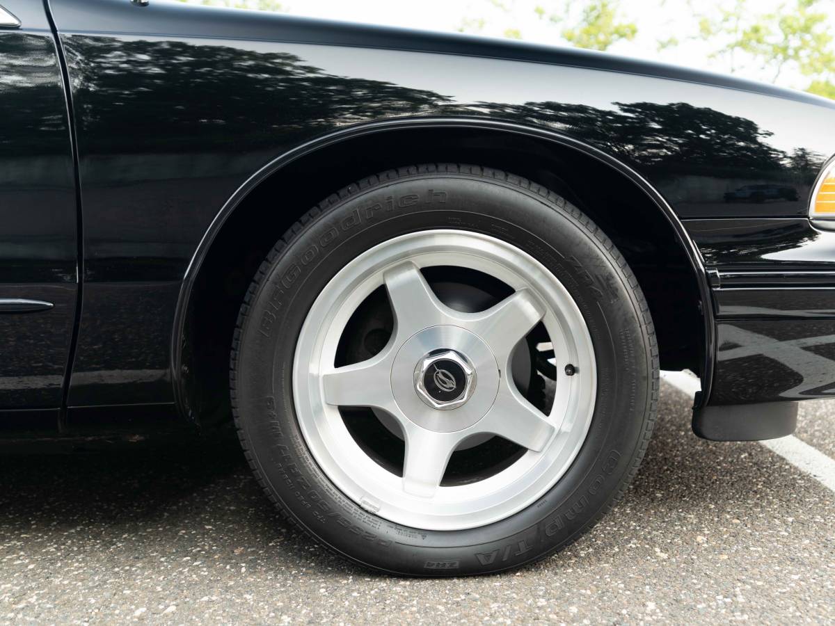 Chevrolet-impala-ss-1996-black-8
