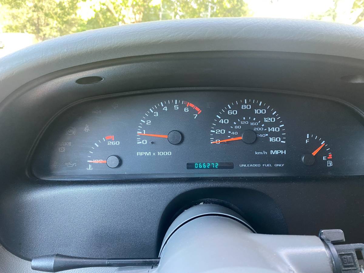 Chevrolet-impala-ss-1996-black-9