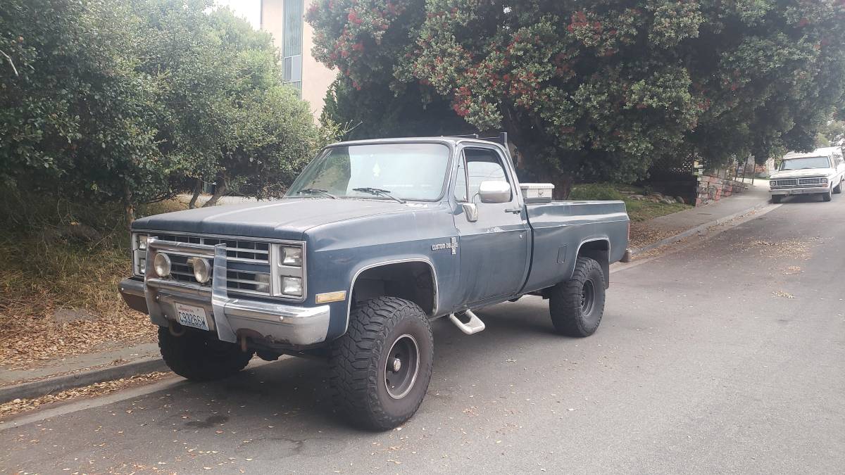 Chevrolet-k-10-1986-blue