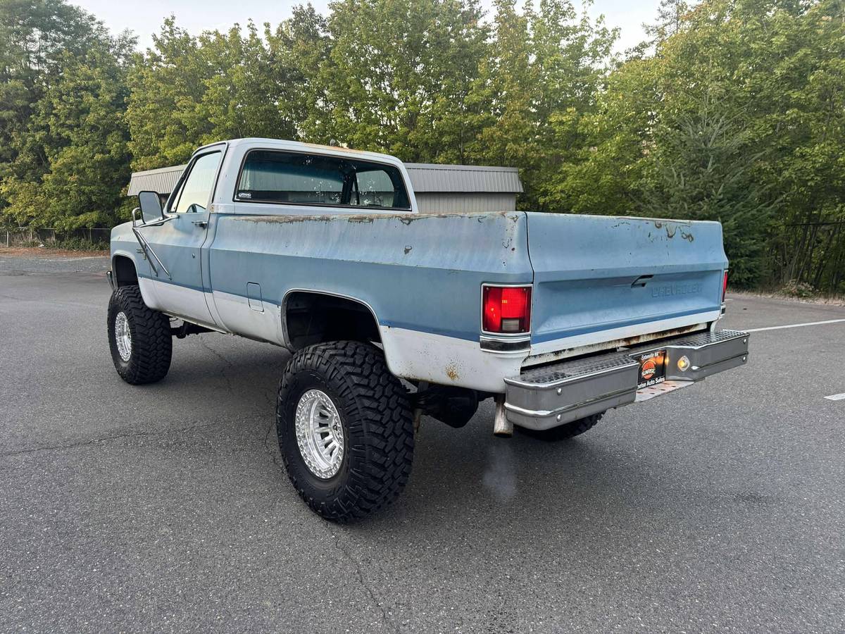 Chevrolet-k10-1983-3