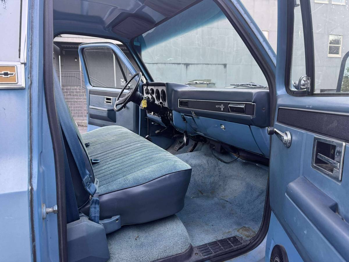 Chevrolet-k10-1983-6
