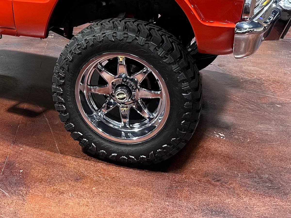 Chevrolet-k10-4x4-1970-red-17
