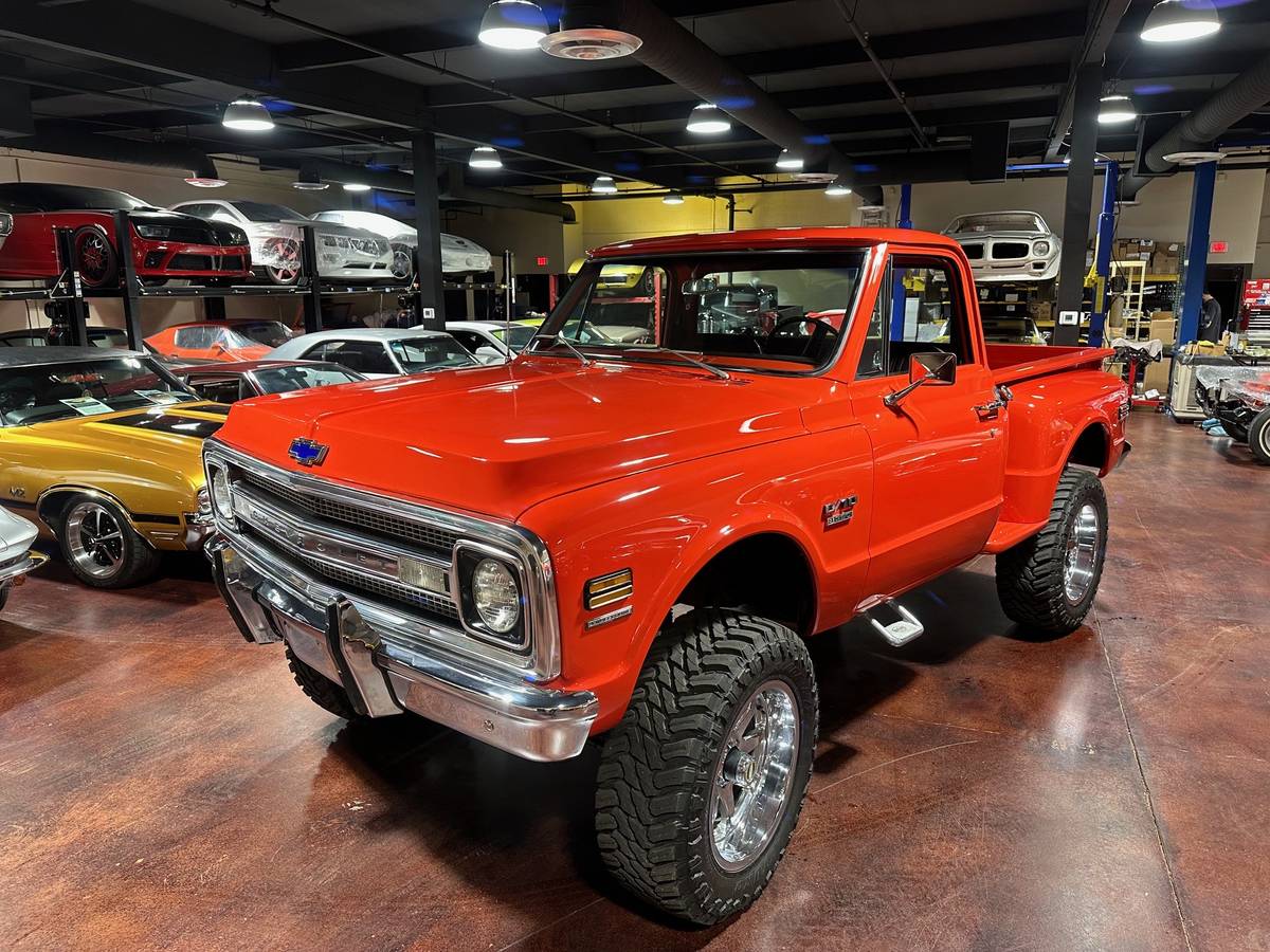 Chevrolet-k10-4x4-1970-red-22