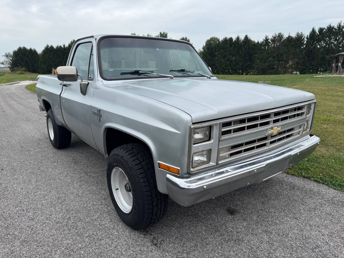 Chevrolet-k10-silverado-1986-1