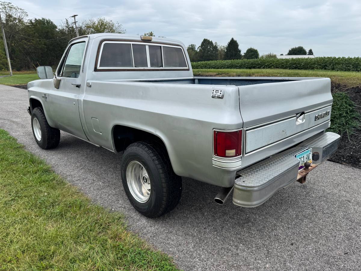 Chevrolet-k10-silverado-1986-8